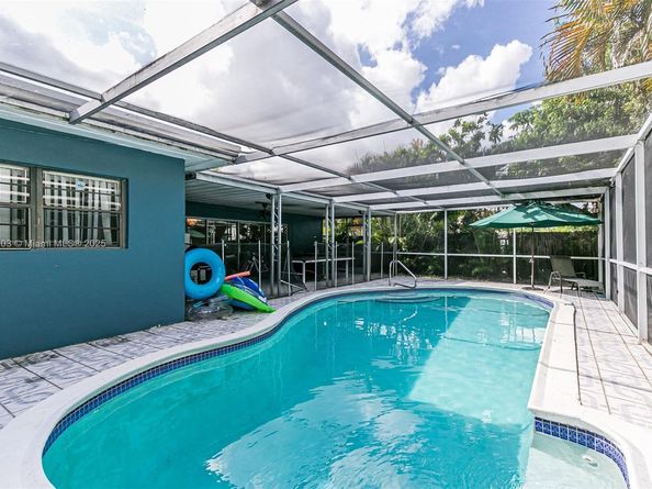 17860 NE 9th Pl, North Miami Beach FL 33162