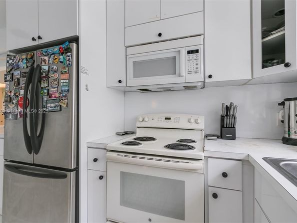 17860 NE 9th Pl, North Miami Beach FL 33162