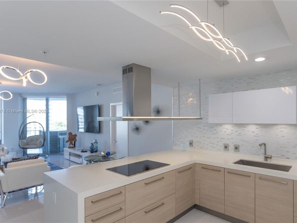 17111 Biscayne Blvd 505, North Miami Beach FL 33160