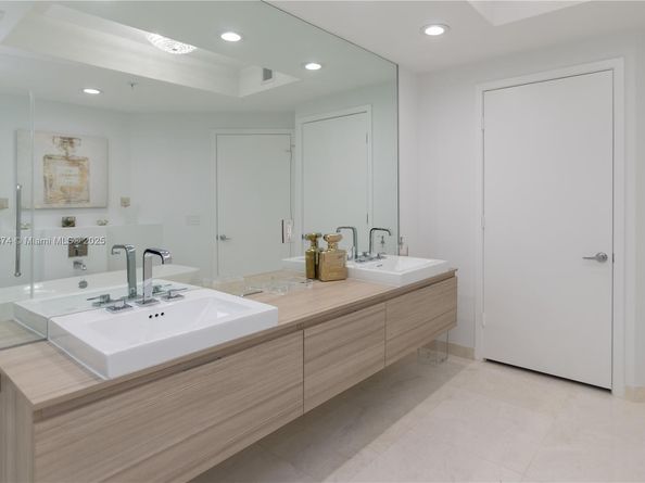 17111 Biscayne Blvd 505, North Miami Beach FL 33160