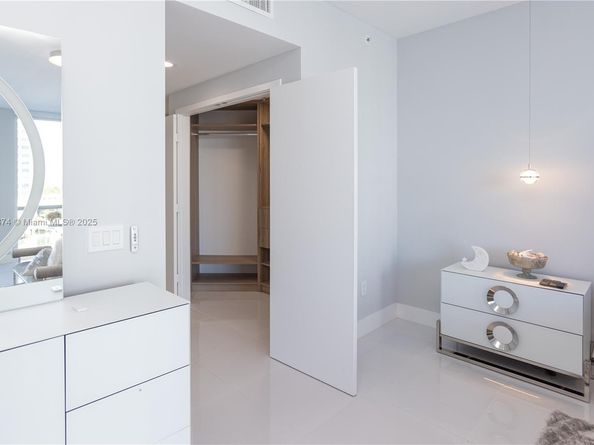 17111 Biscayne Blvd 505, North Miami Beach FL 33160