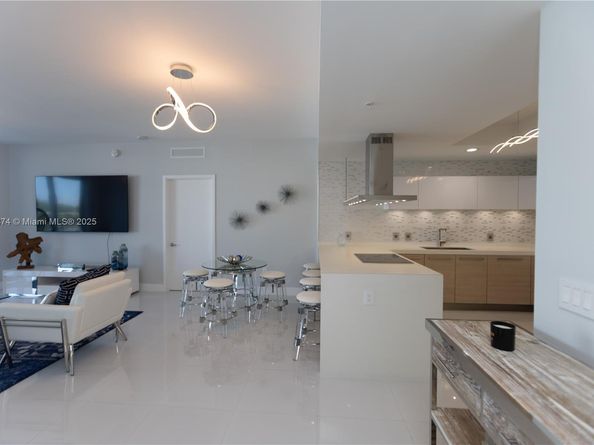 17111 Biscayne Blvd 505, North Miami Beach FL 33160