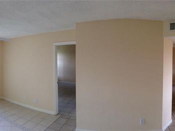 10127 Twin Lakes Dr
