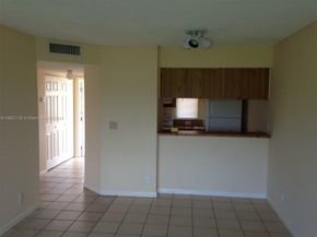 10127 Twin Lakes Dr 24J, Coral Springs FL 33071