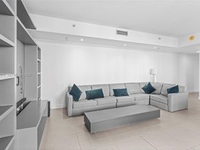 185 SW 7th St 603, Miami FL 33130