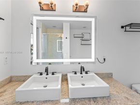 185 SW 7th St 603, Miami FL 33130