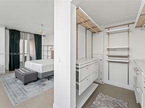 185 SW 7th St 603, Miami FL 33130