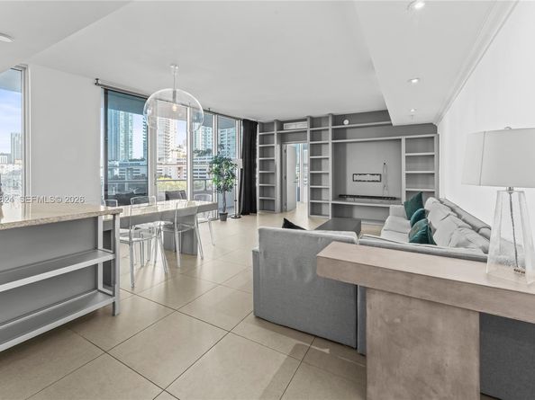 185 SW 7th St 603, Miami FL 33130