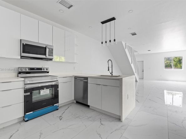 2145 NW Fourth st, Pompano Beach FL 33069