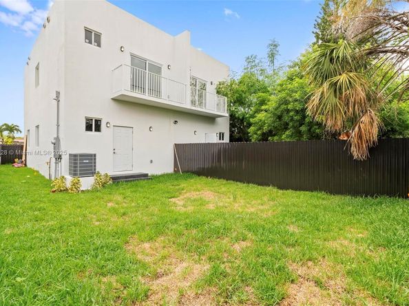 2145 NW Fourth st, Pompano Beach FL 33069