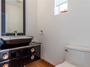 900 Diplomat Pkwy, Hollywood FL 33019