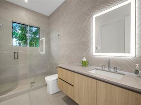 3300 SW 27th Ter 3300, Miami FL 33133