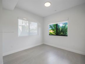 3300 SW 27th Ter 3300, Miami FL 33133