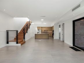 3300 SW 27th Ter 3300, Miami FL 33133