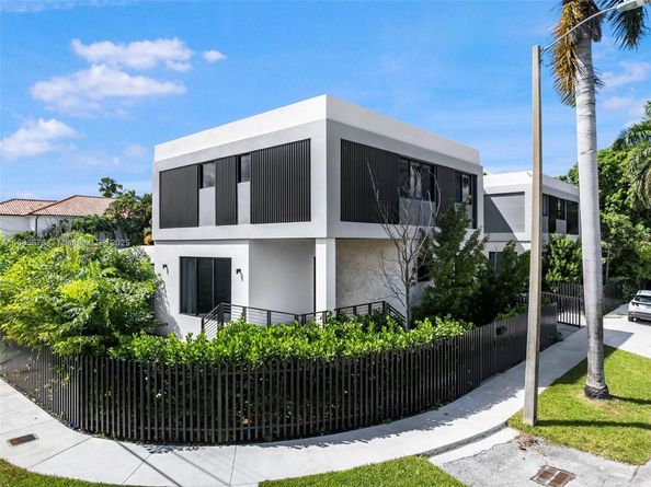 3300 SW 27th Ter 3300, Miami FL 33133