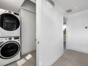 3300 SW 27th Ter 3300, Miami FL 33133