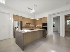 3300 SW 27th Ter 3300, Miami FL 33133