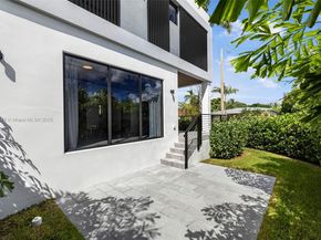 3300 SW 27th Ter 3300, Miami FL 33133