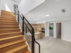 3300 SW 27th Ter 3300, Miami FL 33133