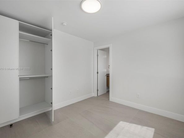 3300 SW 27th Ter 3300, Miami FL 33133