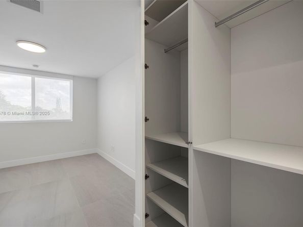 3300 SW 27th Ter 3300, Miami FL 33133