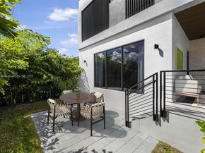 3300 SW 27th Ter 3300, Miami FL 33133