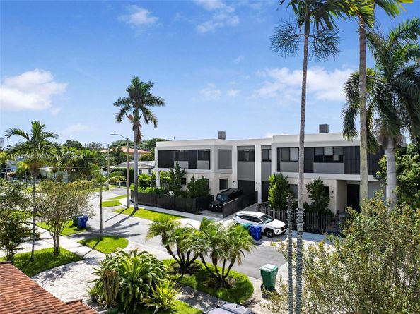 3300 SW 27th Ter 3300, Miami FL 33133