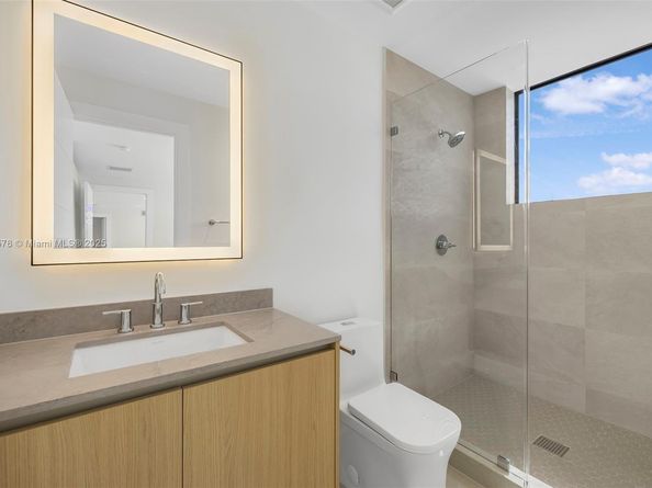3300 SW 27th Ter 3300, Miami FL 33133