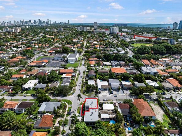 3300 SW 27th Ter 3300, Miami FL 33133