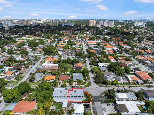 3300 SW 27th Ter 3300, Miami FL 33133