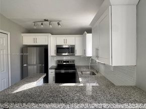 3390 NE 10th St 201, Homestead FL 33033