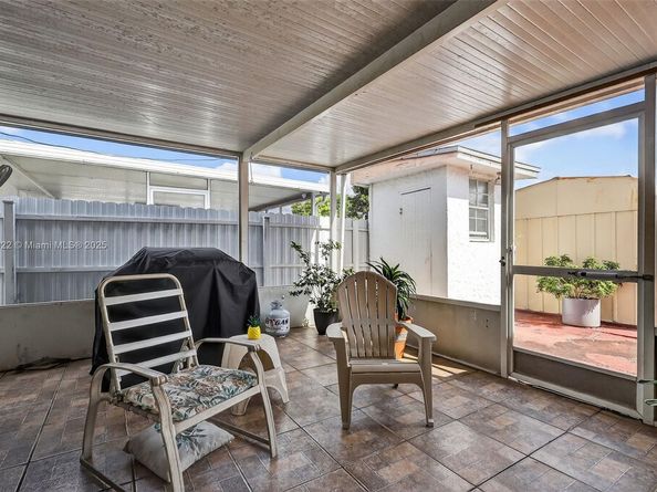 19537 NW 50th Ct, Miami Gardens FL 33055