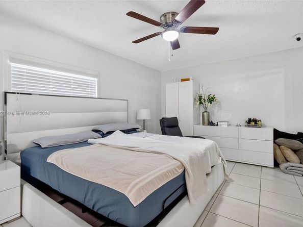 19537 NW 50th Ct, Miami Gardens FL 33055