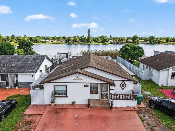 19537 NW 50th Ct, Miami Gardens FL 33055