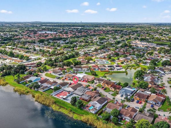 19537 NW 50th Ct, Miami Gardens FL 33055