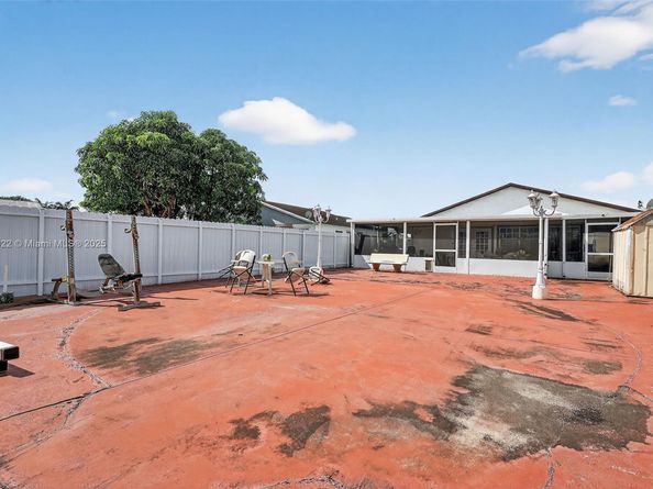 19537 NW 50th Ct, Miami Gardens FL 33055