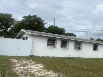 2900 Davie Blvd