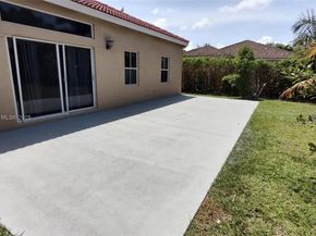 675 Maplewood Ct, Weston FL 33327