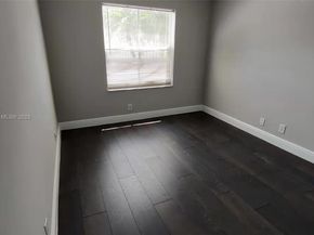 675 Maplewood Ct, Weston FL 33327