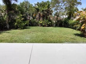 675 Maplewood Ct, Weston FL 33327