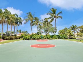675 Maplewood Ct, Weston FL 33327
