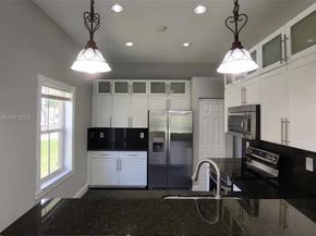 675 Maplewood Ct, Weston FL 33327