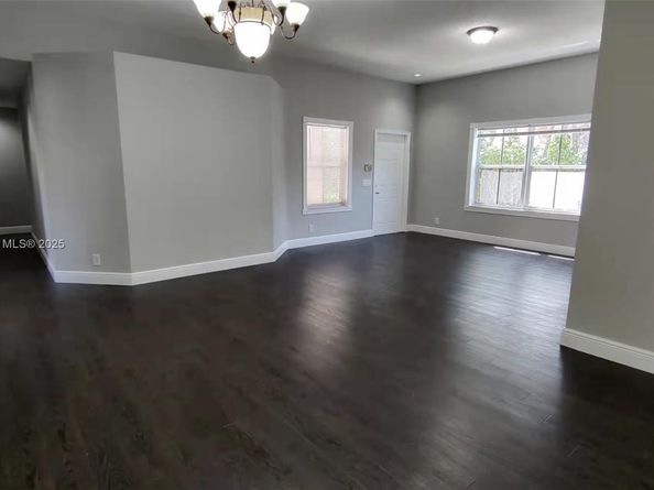 675 Maplewood Ct, Weston FL 33327