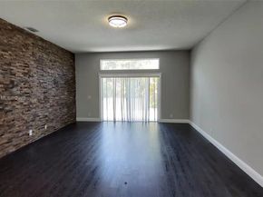 675 Maplewood Ct, Weston FL 33327