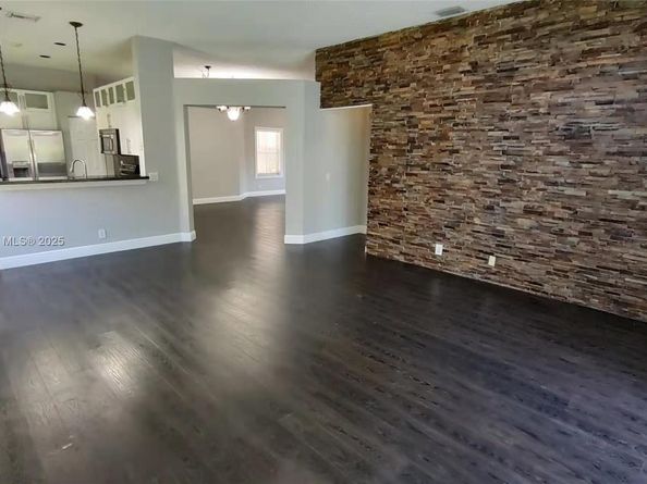 675 Maplewood Ct, Weston FL 33327