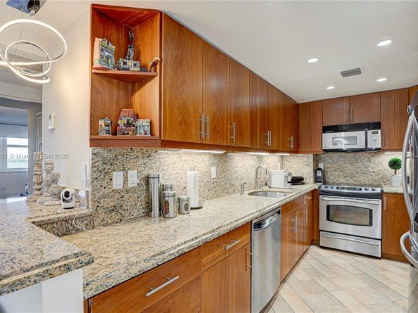 10350 W Bay Harbor Dr 4T, Bay Harbor Islands FL 33154