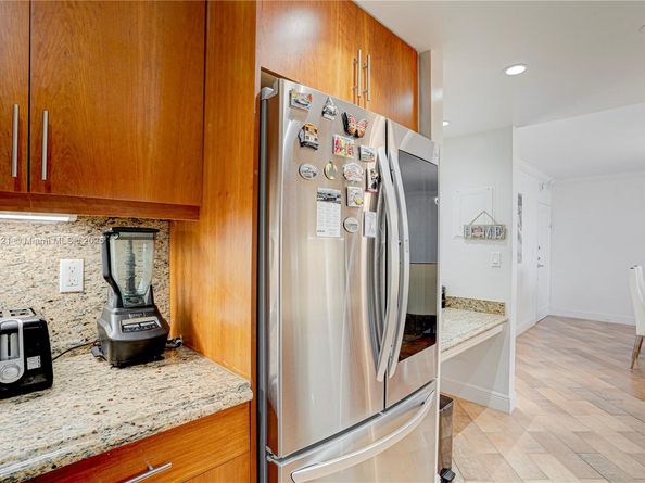 10350 W Bay Harbor Dr 4T, Bay Harbor Islands FL 33154
