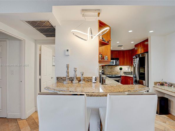 10350 W Bay Harbor Dr 4T, Bay Harbor Islands FL 33154