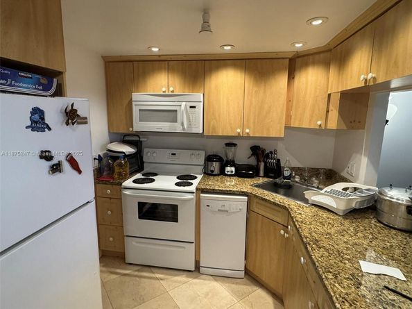 1470 NE 123rd St A1206, North Miami FL 33161