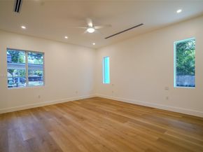 112 NW 24th Ct, Miami FL 33125